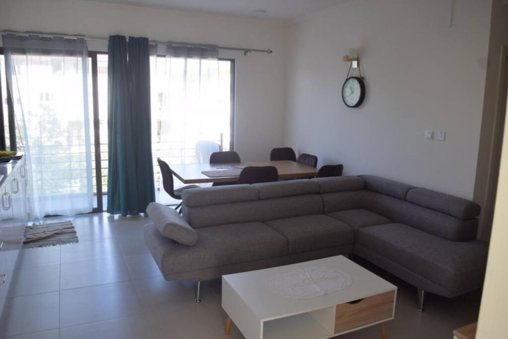 Westside Holidays Flic En Flac Beach Exteriör bild