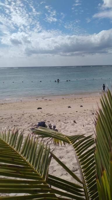Westside Holidays Flic En Flac Beach Exteriör bild